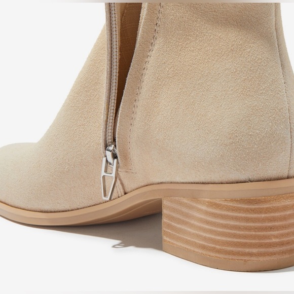 Dolce Vita Avie Booties - Picture 3 of 11